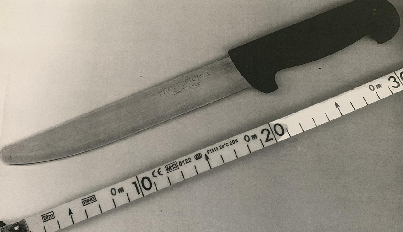 Il coltello sequestrato dalla polizia a Senigallia