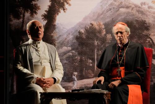 Senigallia, al Teatro La Fenice l’11 marzo arrivano “I due Papi”