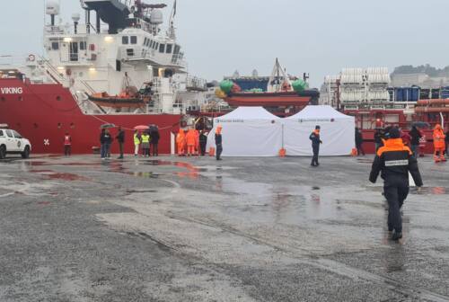 La Ocean Viking è arrivata al porto di Ancona
