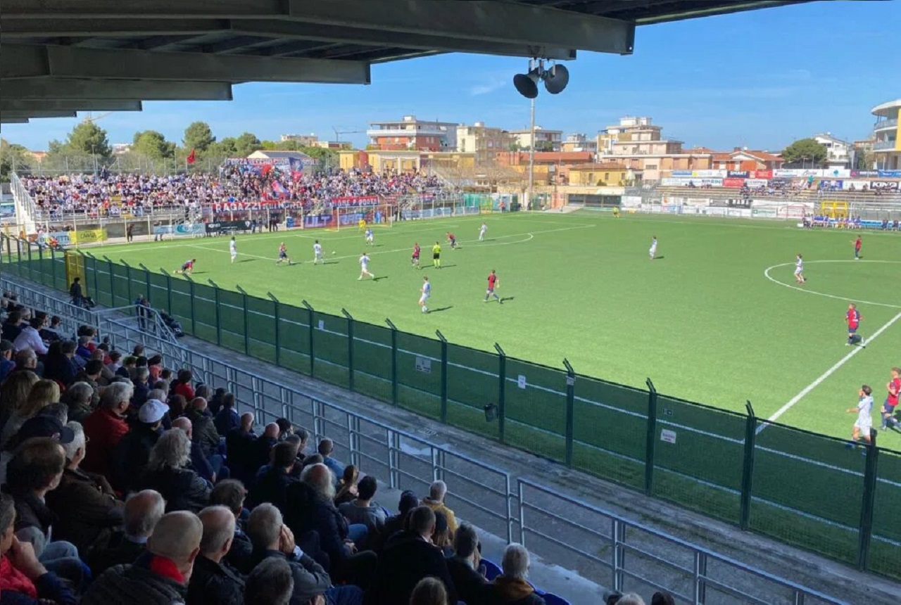 Tanti i tifosi allo stadio comunale Goffredo Bianchelli di Senigallia per le partite della Vigor