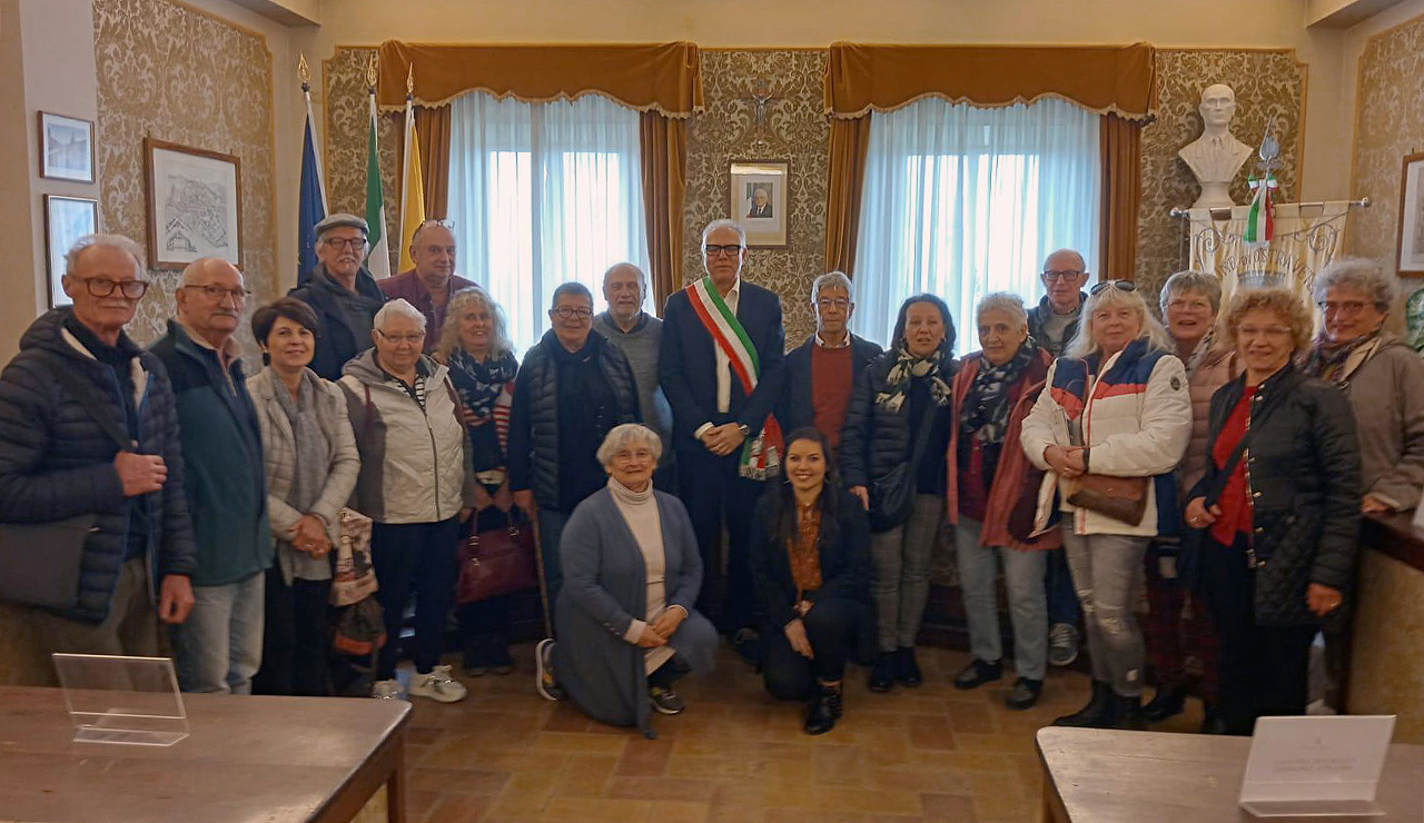 Giunta a Ostra Vetere una delegazione dell'associazione gemellaggi del Comune francese di Urzy con cui il borgo montenovese è unito dal 2005