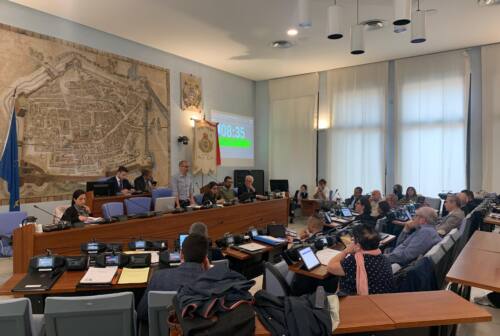 Pesaro, il sindaco Matteo Ricci nell’ultimo consiglio comunale: «Qui i valori della democrazia»