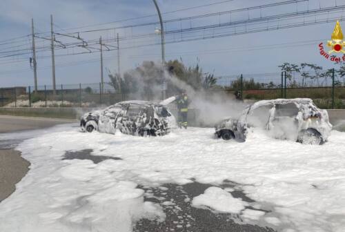 Auto in fiamme a Cupra Marittima, una persona finisce in ospedale