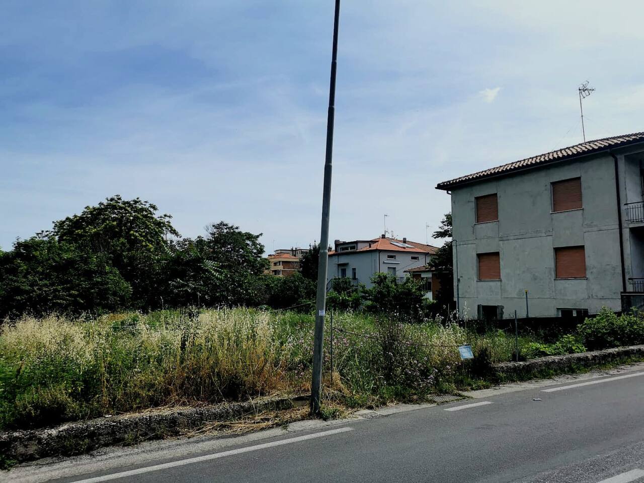 L'area dove sorgerà il nuovo parcheggio