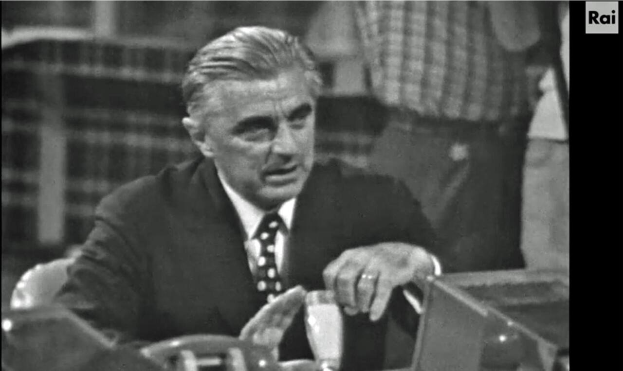 Enrico Medi in un'immagine dalle teche Rai