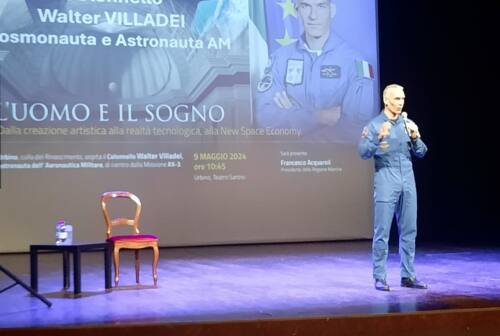La tuta spaziale nasce nelle Marche, Confindustria Pesaro Urbino incontra l’astronauta Villadei. Le opportunità della space economy – VIDEO