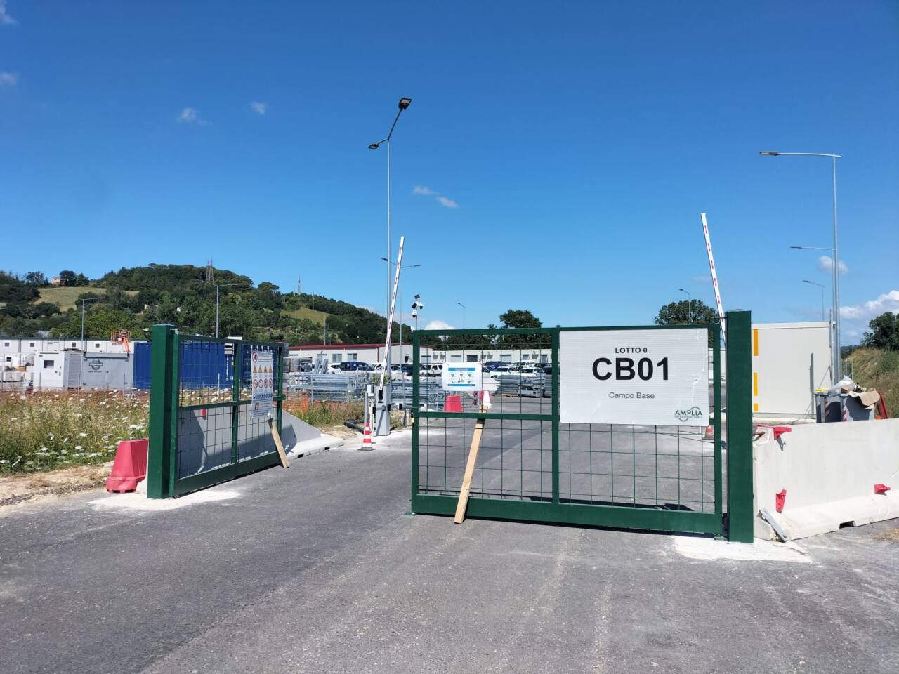 Il cantiere sulle opere accessorie dell'autostrada nel Pesarese