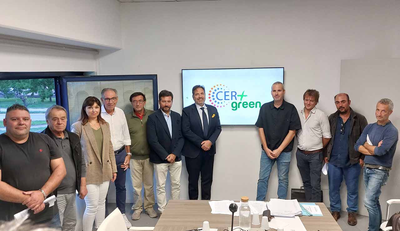I soci della CER CER+Green Da sn. Moreno Polonara di Full Garden s.a.s di Polonara Moreno e c.; Otello Coloccini di Coloccini&Gambadori srl; Francesca Capecci; Carlo Capecci di Greentaa Facility srl, Leandro Paoletti, Gianluca Spallotta di Quark Srl, Massimo Stronati di CSG FACILITY; Matteo Silvestrelli di GREENTAA Srl; Federico Crognaletti di Crognaletti srl; Giulio Belluzzi di F.B.T Professionale Services s.r.l.s.; Andrea Gambadori di Coloccini&Gambadori srl