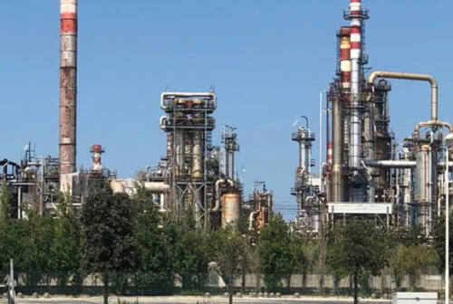 Falconara, Api: la sindaca Signorini incontra i vertici della raffineria. «Confermate le offerte ma è tutto prematuro»