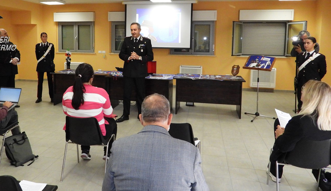 Presentato anche a Fermo il Calendario Storico dei Carabinieri 2025