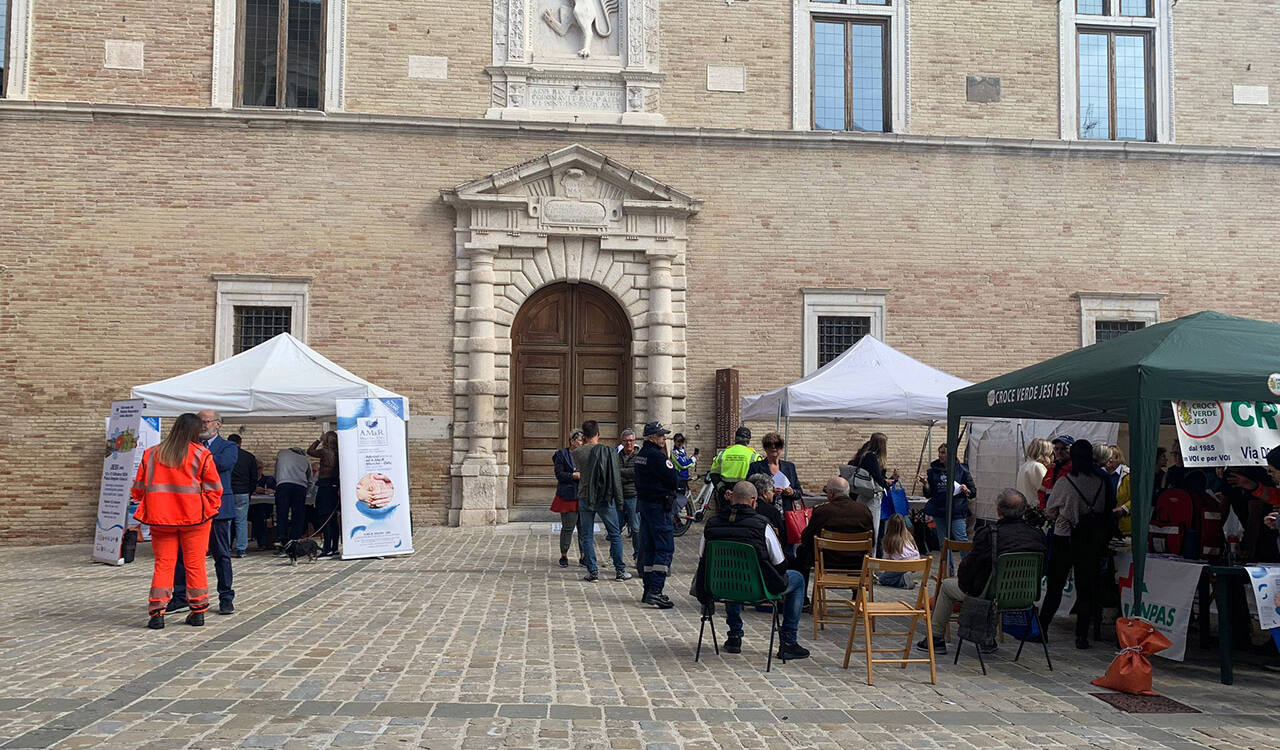 Fine settimana dedicato alla salute quello andato in scena sabato 12 e domenica 13 a Jesi con la “Giornata del malato reumatico delle Marche” (Foto: Croce Verde Jesi)
