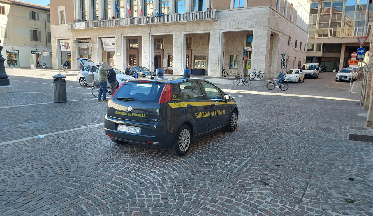 Affidamenti diretti, continuano gli accertamenti a Pesaro