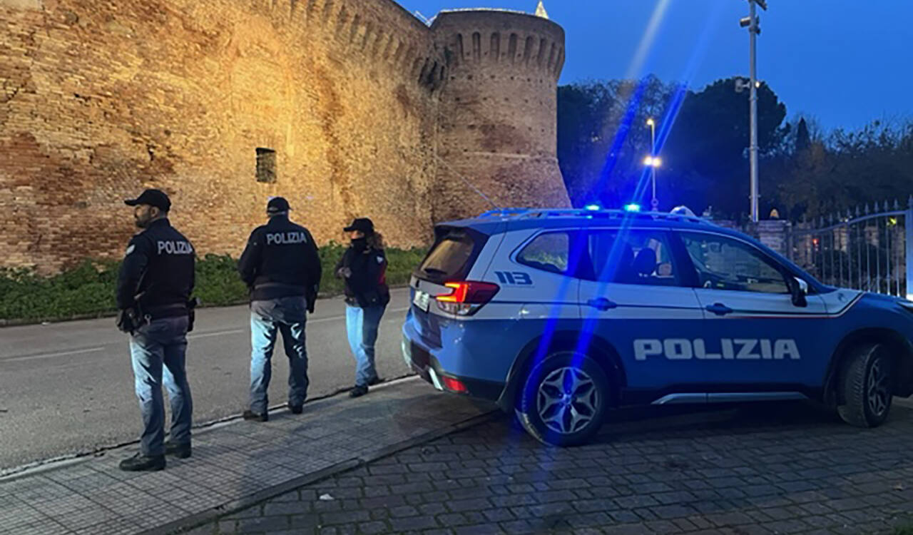 Controlli della polizia a Jesi