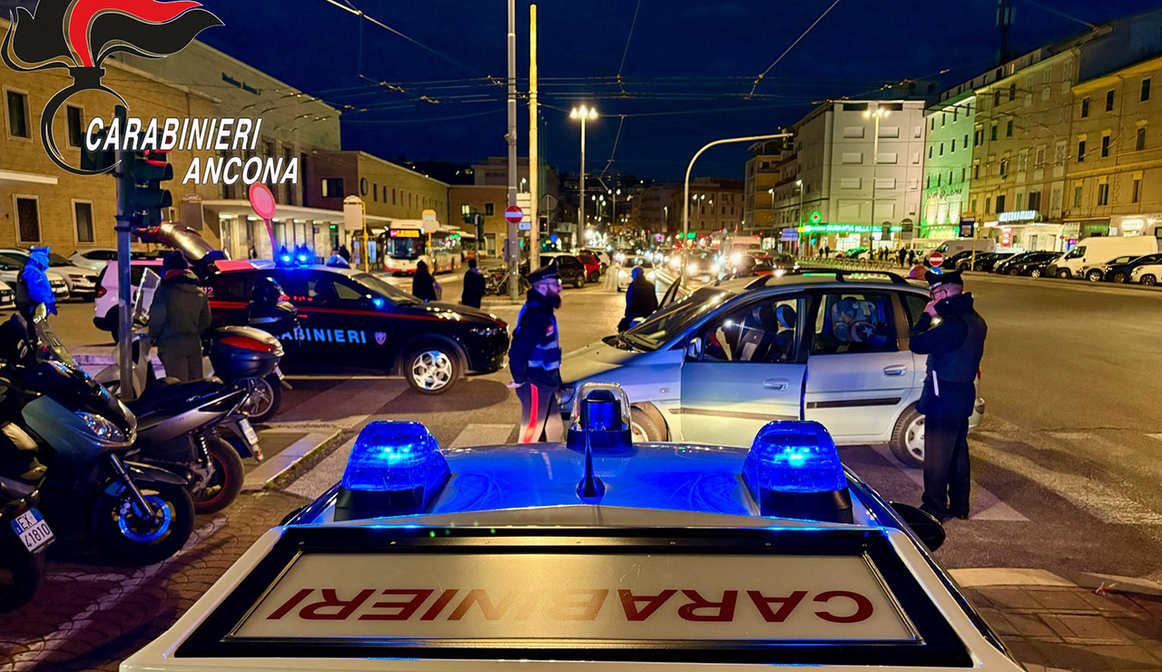 Ancona, controlli dei carabinieri
