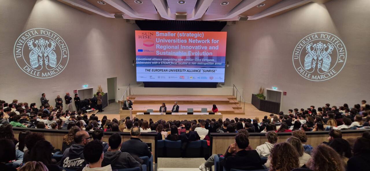 Aula Magna gremita all'Univpm per l'Open Day