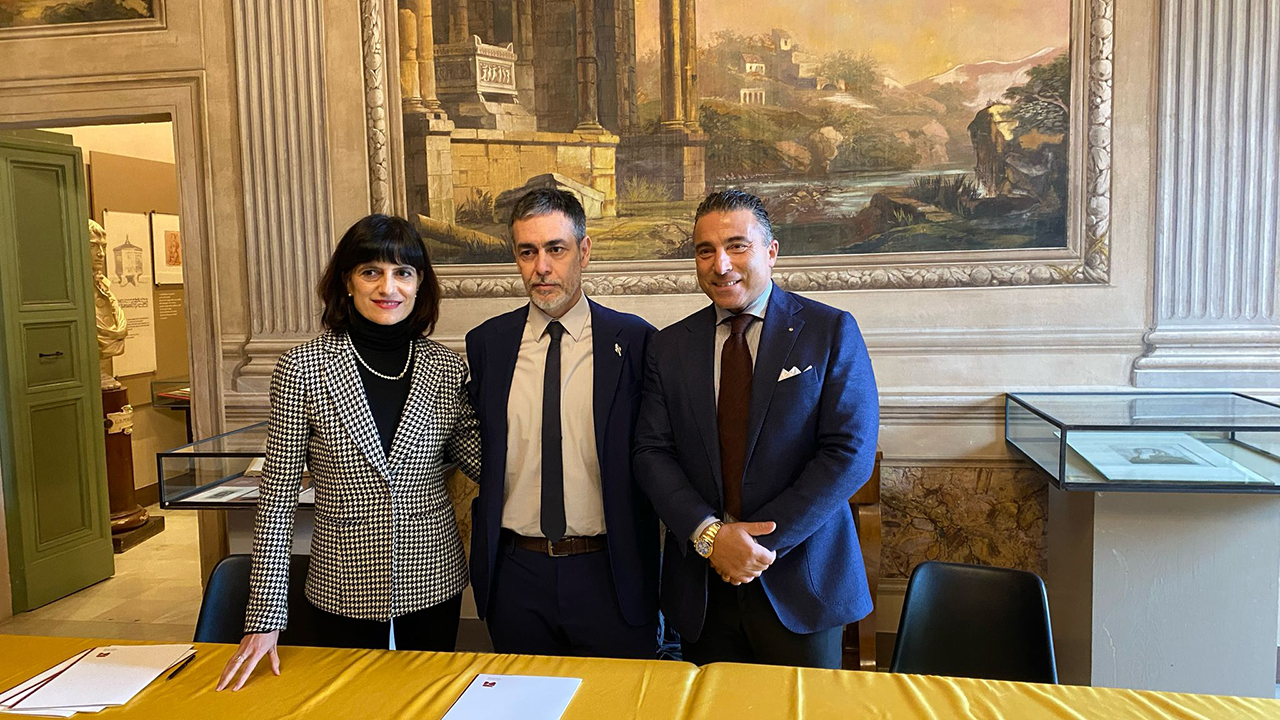 Da sinistra, la direttrice generale Lucia Chiatti della Fps, il presidente Lorenzo Fiordelmondo, sindaco di Jesi, e l’amministratore delegato della Pieralisi Maip Aldino Zeppelli
