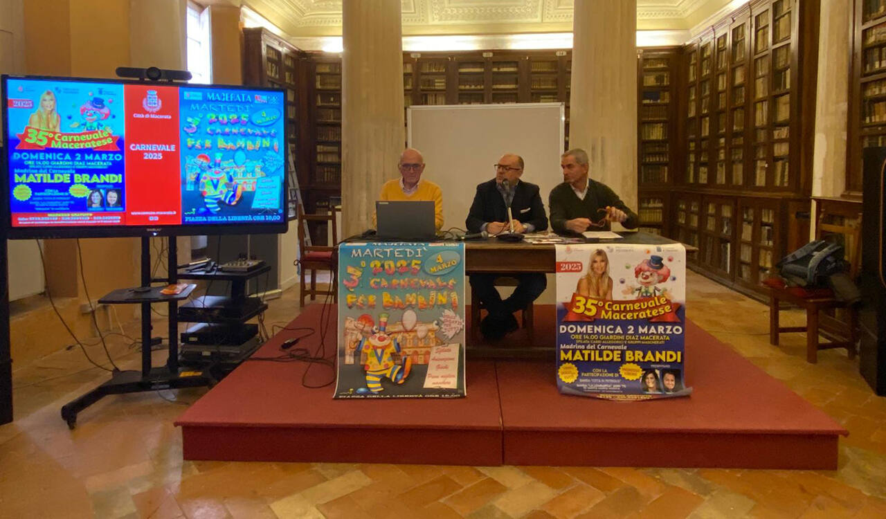Un momento della presentazione del Carnevale di Macerata, edizione 2025