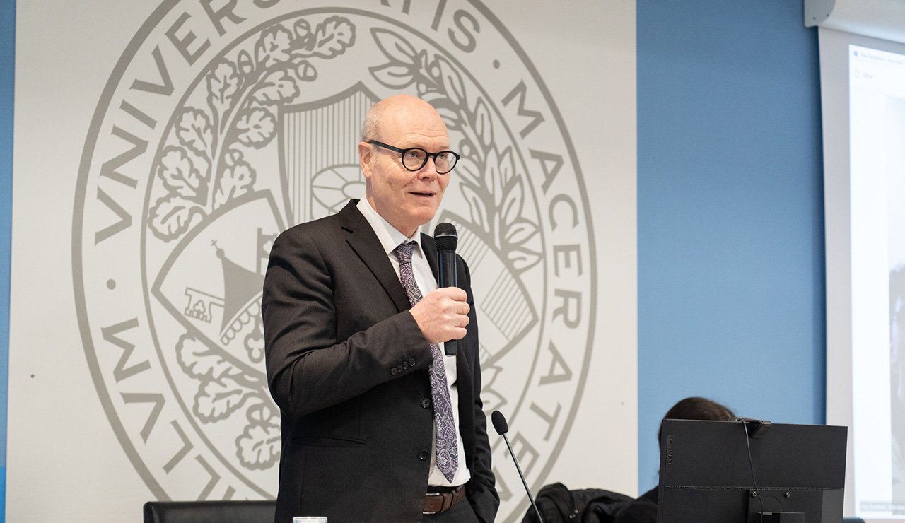 Il rettore dell’Università di Macerata, John McCourt