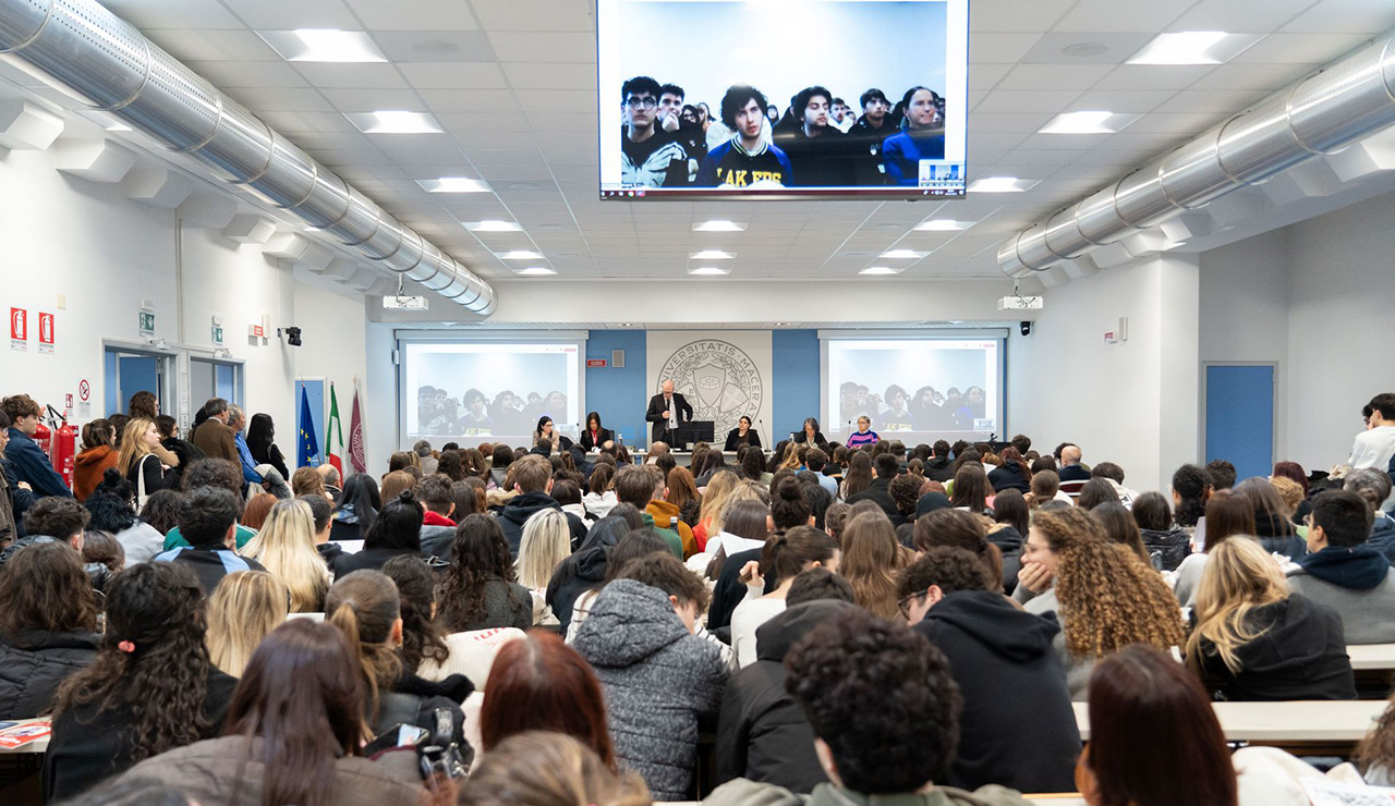 Grande partecipazione alla prima giornata del Salone di Orientamento dell’Università di Macerata