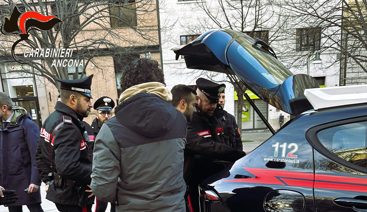 CC Ancona controllo stranieri