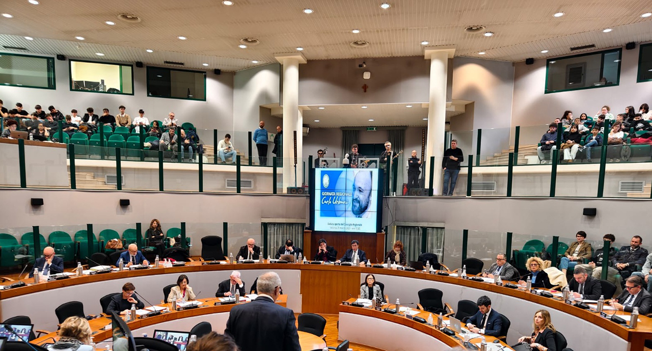 Seduta aperta del consiglio regionale delle Marche dedicata al medico di Castelplanio Carlo Urbani (Foto: Consiglio regionale)