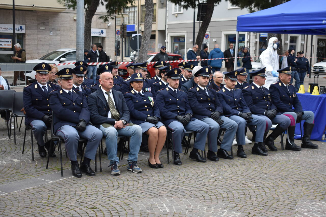 Civitanova Marche, festa della polizia in piazza: «Esserci sempre». Macerata quarta provincia d'Italia più sicura