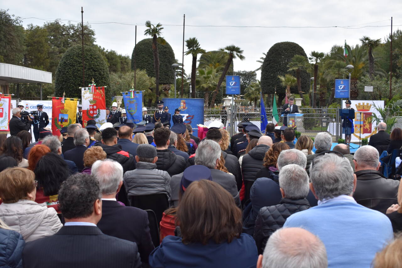 Civitanova Marche, festa della polizia in piazza: «Esserci sempre». Macerata quarta provincia d'Italia più sicura