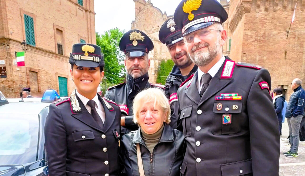 Truffata, con la storia del finto incidente del figlio, una 80enne a Ostra: il ringraziamento ai carabinieri dopo il rinvenimento di oro e contanti