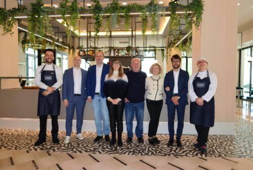 Pesaro, nasce il cocktail bar Salsedine. «Il bancone più lungo delle Marche»