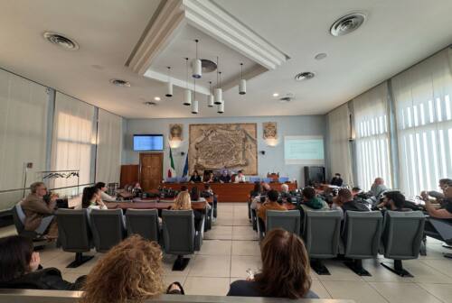 Pesaro, via libera al bilancio del Comune: 66 milioni il risultato. L’opposizione: «Male la spesa corrente»
