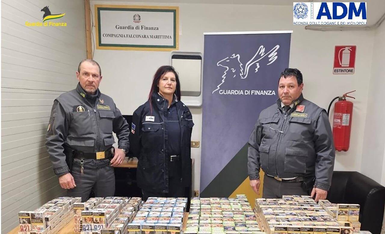 I militari della Guardia di Finanza e i funzionari dell’Agenzia delle Dogane e dei Monopoli hanno sottoposto a sequestro oltre 17 chili di tabacco lavorato