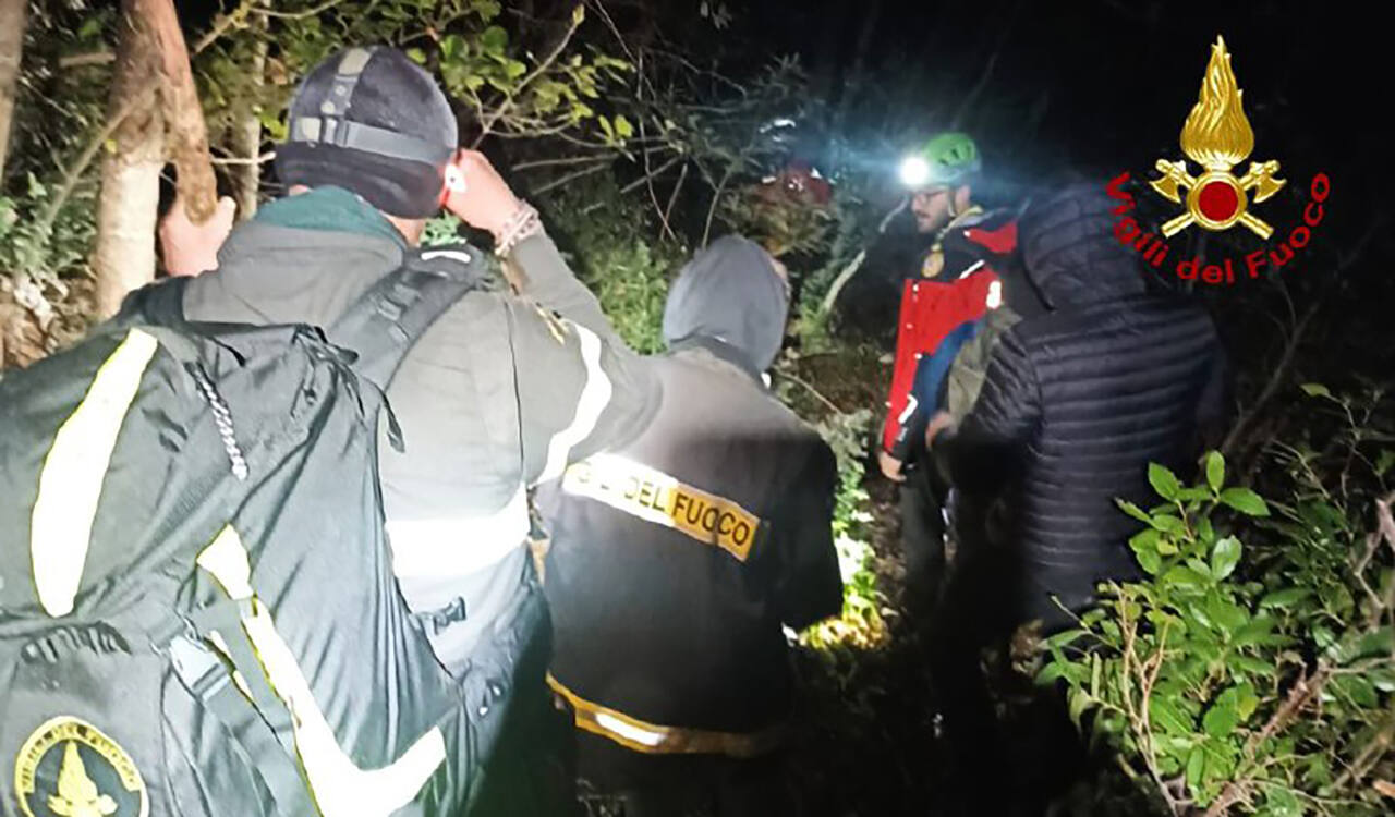 I due escursionisti soccorsi sul monte Petrano nel Pesarese dai vigili del fuoco
