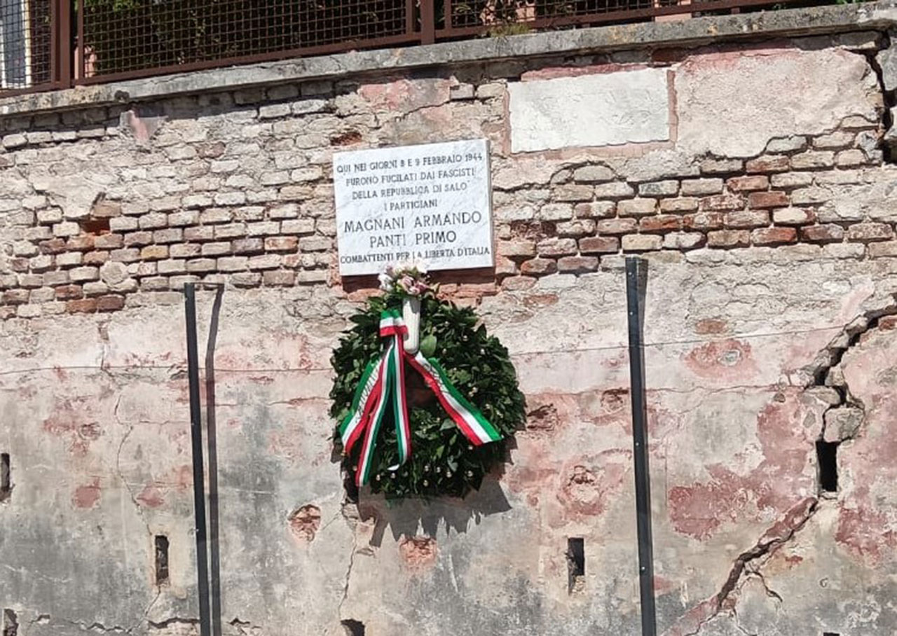 lapide in memoria dei partigiani Armando Magnani e Primo Panti