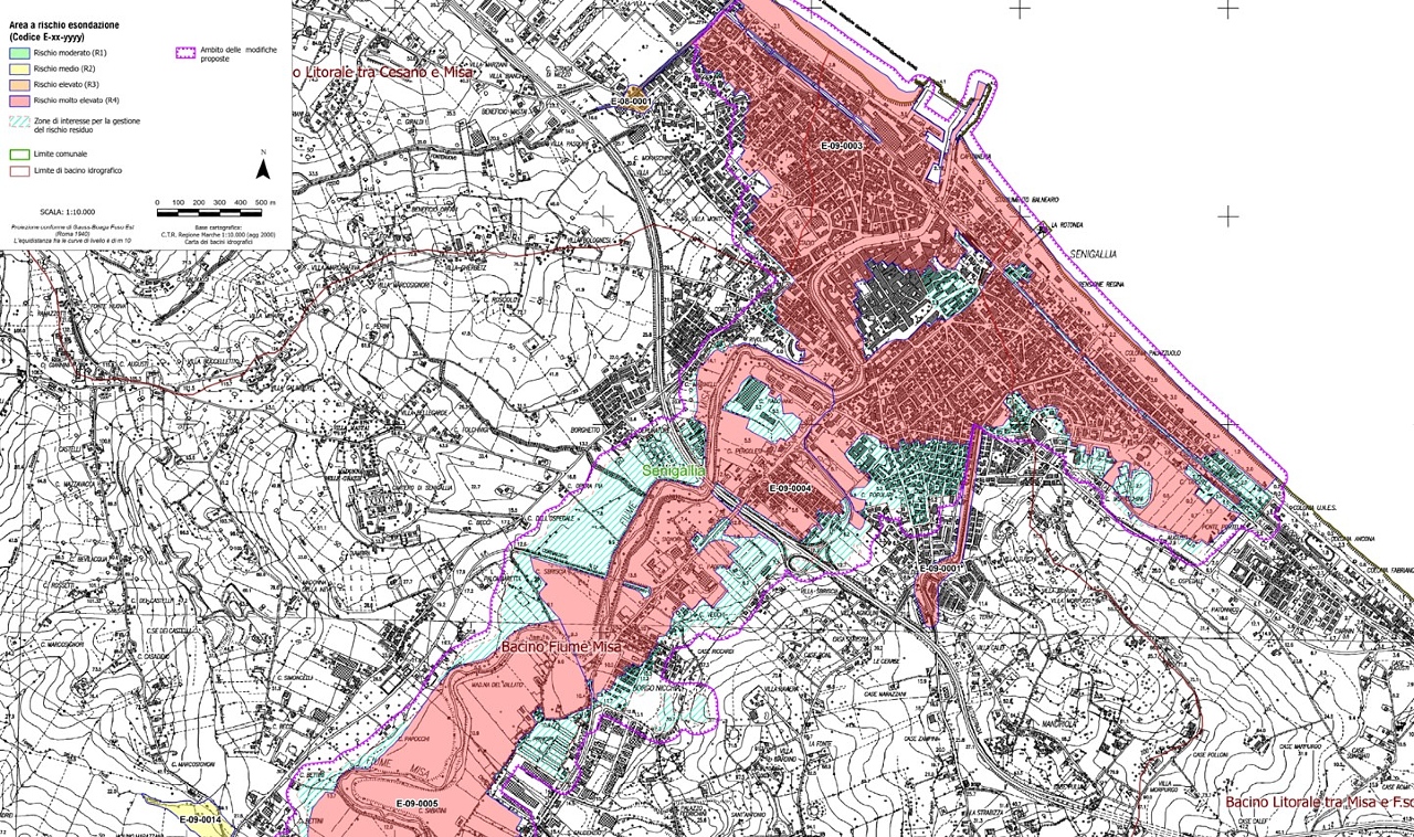 La mappa con la proposta di revisione in R4 dei bacini dei fiumi Misa e Nevola: particolare di Senigallia