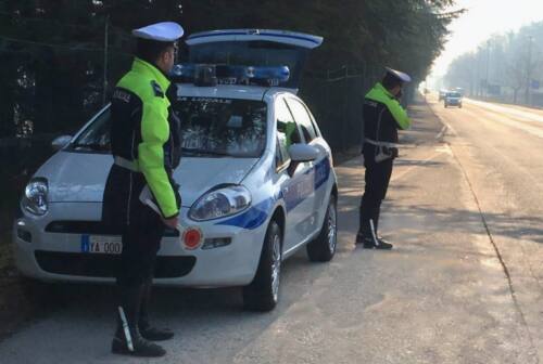 Fabriano: in pieno centro storico armato di pistola scacciacani senza tappo rosso