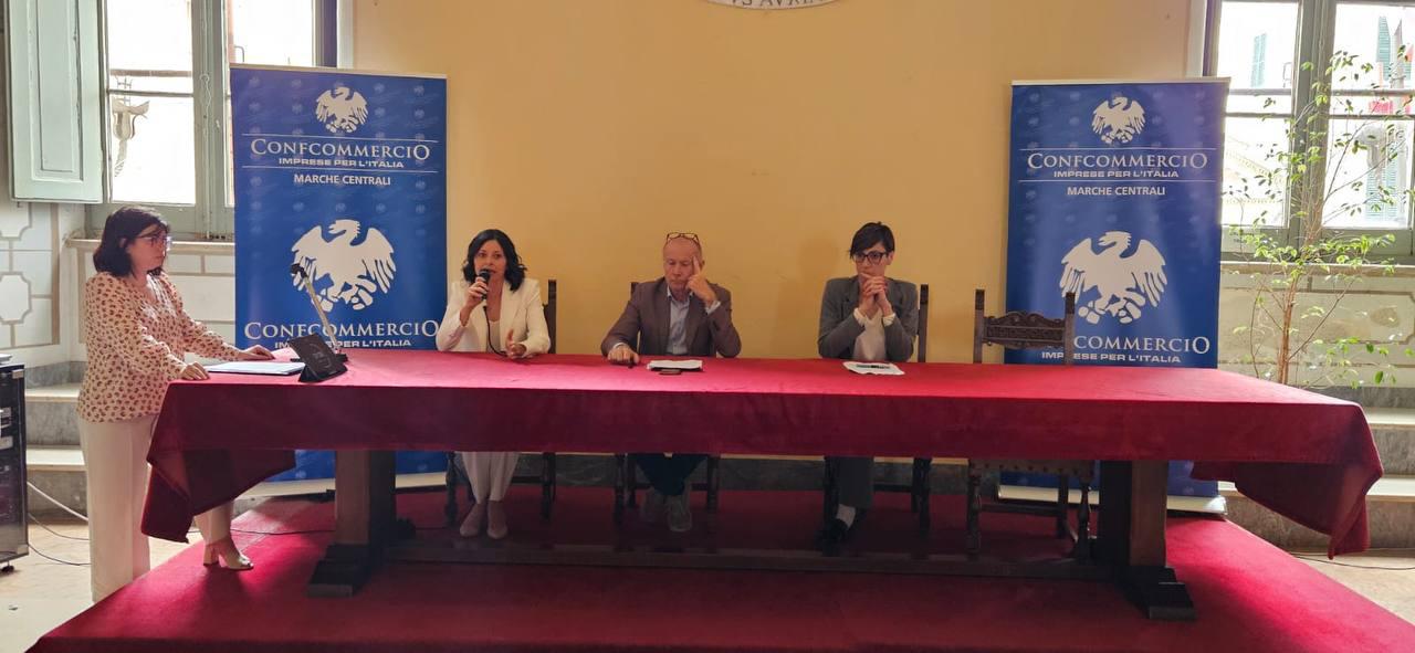 I tre candidati a confronto: da sinistra Glorio, Pirani e Staffolani