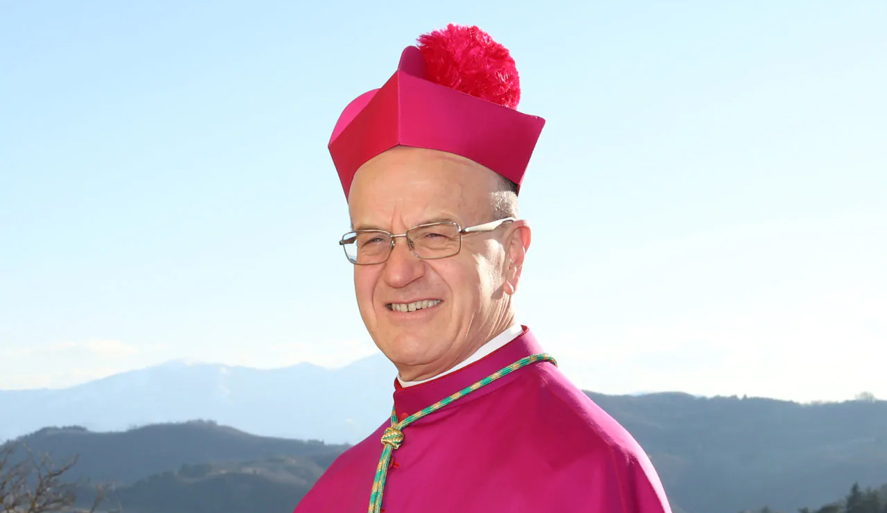 L'arcivescovo di Pesaro Urbino, Monsignor Sandro Salvucci
