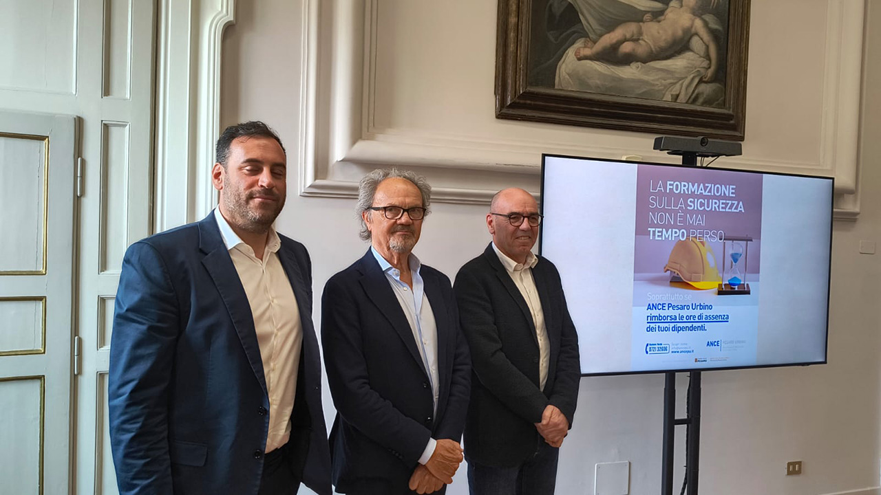 Da sx, Andrea Binda, Direttore Ente C.P.T. - Scuola Edile Pesaro Urbino – Rodolfo Brandi, Presidente Ance Pesaro Urbino – Valter Bucci, Presidente Ente C.P.T. - Scuola Edile Pesaro Urbino