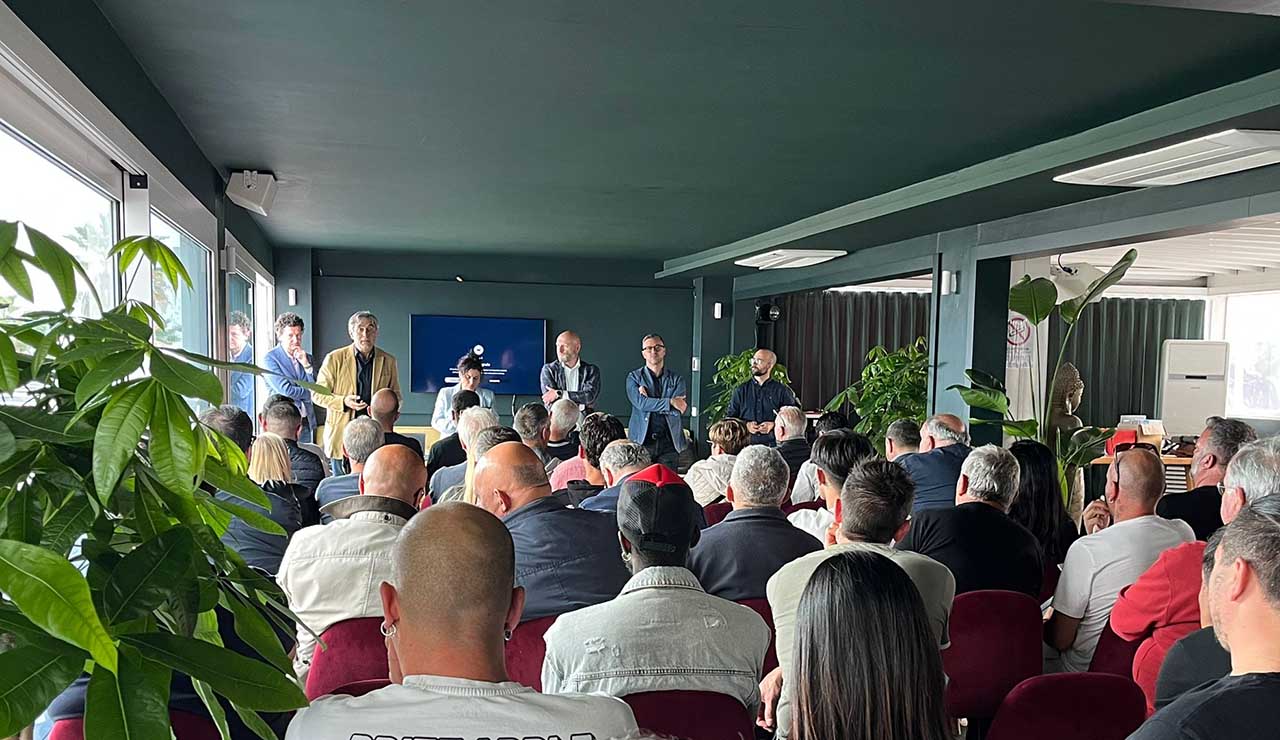 Il ciclo di incontri organizzati da Edilart e Cedam per imprenditori edili e lavoratori ha fatto tappa a San Benedetto del Tronto: sala piena e grande curiosità per l’AI