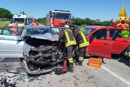 Grave incidente stradale a Ostra Vetere, due feriti