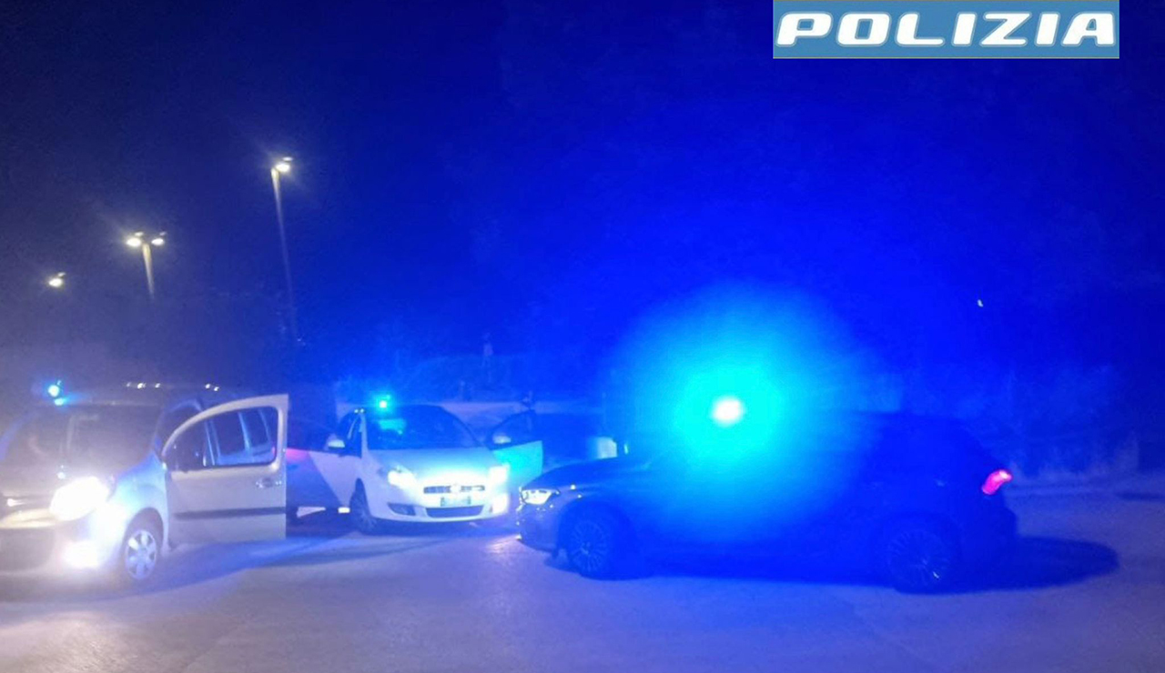 Ancona, doppio arresto dopo l'inseguimento in auto: spuntano quasi 65 grammi di eroina