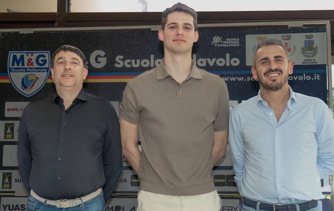 La presentazione dello schiacciatore Giulio Magalini