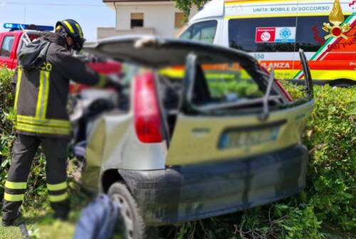 Ostra, scontro auto-camion: giovane soccorsa in eliambulanza