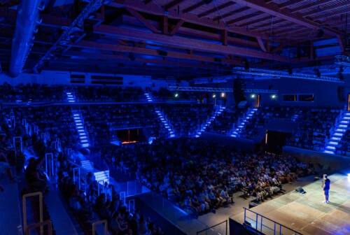 Pesaro, poker di comici all’Auditorium: in 1400 hanno riso con Cevoli, Giacobazzi, Pizzocchi, Vasumi