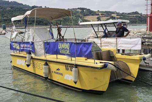 ‘Ricci on the beach’, al via il tour da Marina Dorica sulla barca anti-inquinamento
