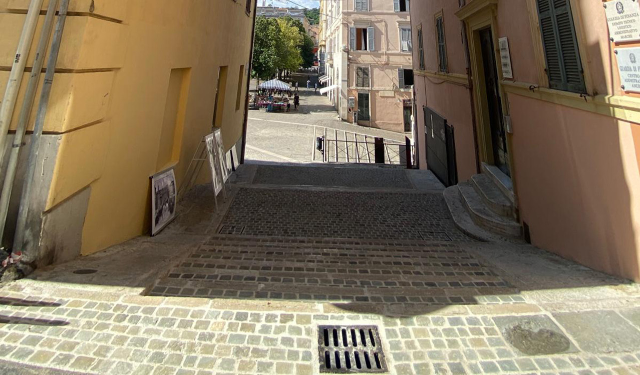 Inaugurata dopo gli interventi la scalinata di via Zappata ad Ancona