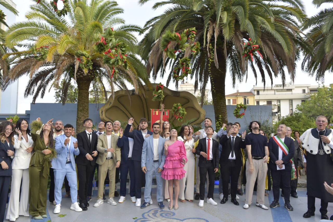 Univpm, corone d’alloro per 20 laureate e laureati: “Lauree in piazza” a San Benedetto del Tronto